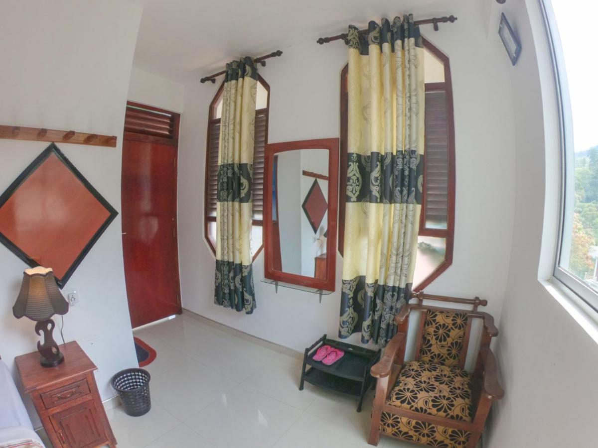 Siumi Rest Hotell Nallathanniya Exteriör bild