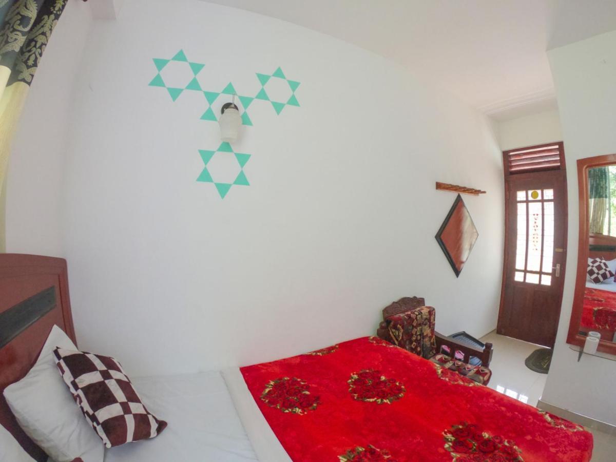 Siumi Rest Hotell Nallathanniya Exteriör bild