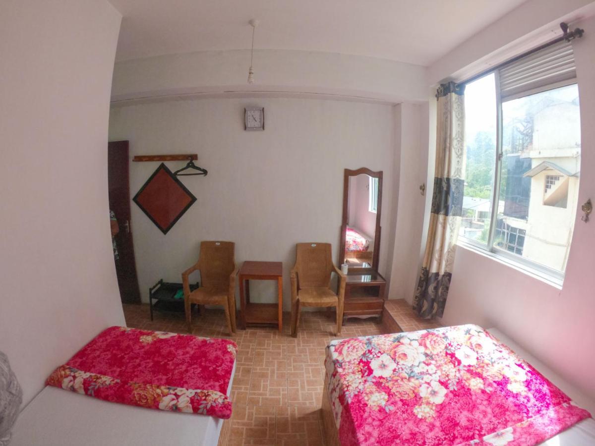 Siumi Rest Hotell Nallathanniya Exteriör bild