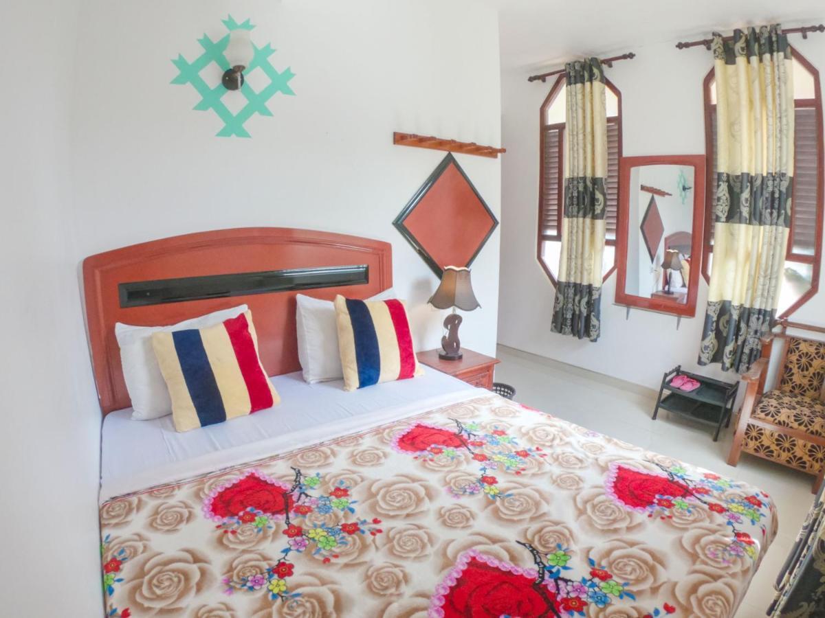 Siumi Rest Hotell Nallathanniya Exteriör bild